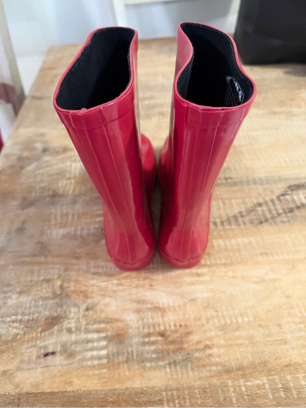 Girls pink Roma rain boots size 3